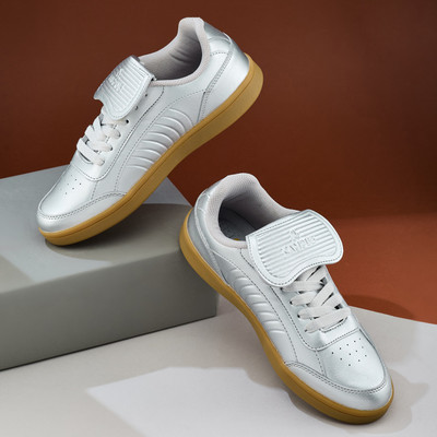 CAMPUS JACE Sneakers For Women(Silver , 6)