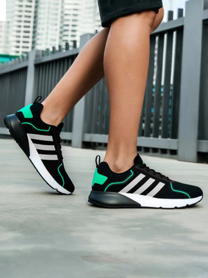 ADIDAS RayRun M Running Shoes For Men(Black , 9)