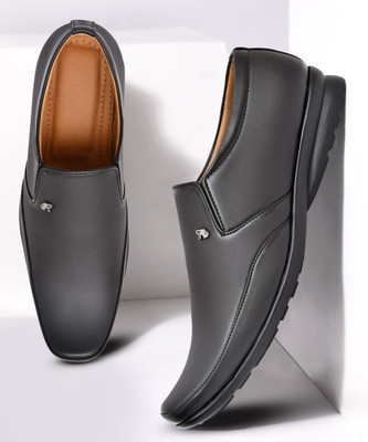 Mapton Slip On For Men(Black , 10.5)