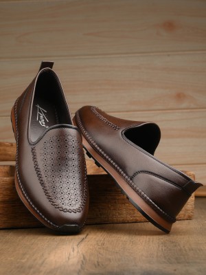 Knoos Slip On For Men(Brown , 9)