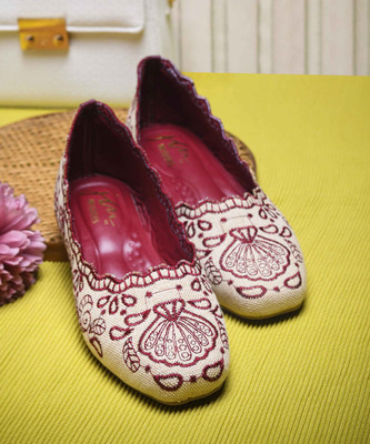 jm looks Women's Jutti Flat Shoes Embellished Design Slip-on Shoes Bellies For Women(Maroon , 5)