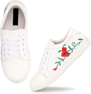 COMMANDER 408 Sneakers For Women(White, Green, Red , 8)