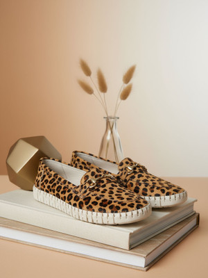 Ezok Women Trendy Casual Loafers for Daily Wear with Cushioned Insole and Strong Grip Loafers For Women(Tan, Black , 3)