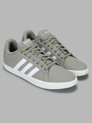 ADIDAS Street Icon Pro Sneaker M Sneakers For Men(Green , 8)