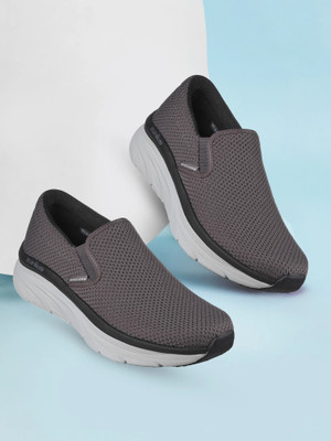 Skechers D'LUX WALKER Slip On Sneakers For Men(Grey , 7)