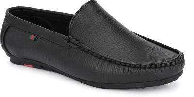 FOOTLOOSE Stylish Extra Comfort Loafers For Men(Black)