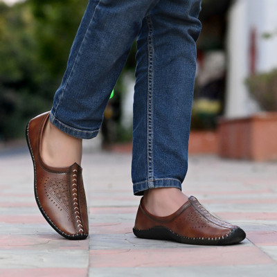 Vellinto Cool Rajasthani Jutis For Men Mojaris For Men Nagra For Men Slip On For Men(Tan , 9)