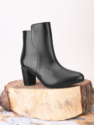 Roadster Comfortable Outdoor Synthetic Leather Boots For Women(Black , 6)