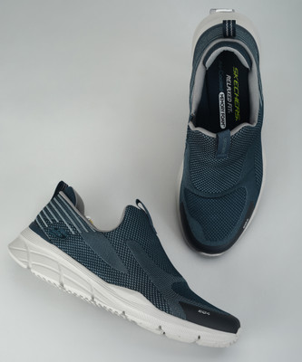 Skechers EQUALIZER 4.0 - BAYLOCK Walking Shoes For Men(Multicolor , 7)