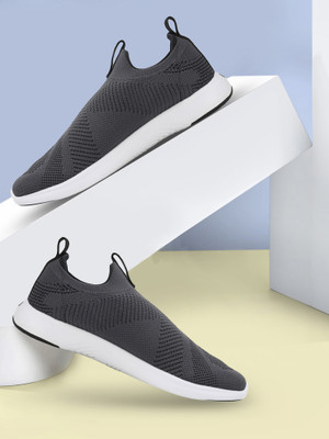 PUMA Softride Gush Walking Shoes For Men(Black , 11)