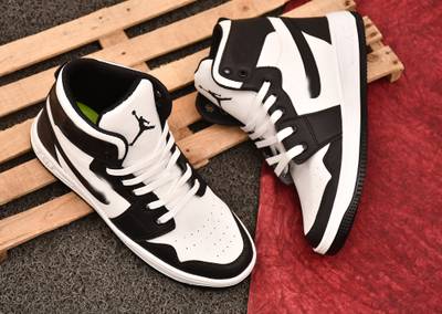 LNBK Casual/Trendy/Stylish/Party Wear Sneakers For Men