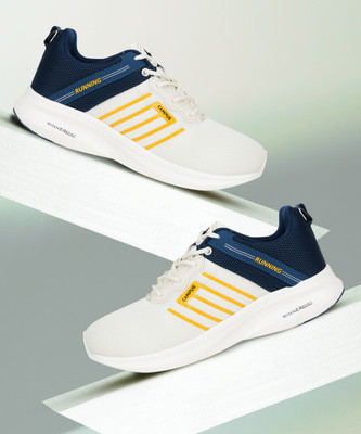 CAMPUS Meteor Running Shoes For Men(White , 10)