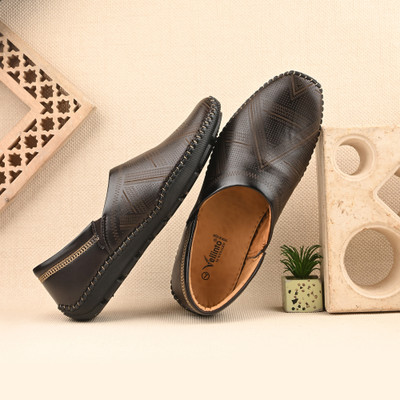Vellinto Vellinto KULDHARA Cool Rjasthani Ethnic Juttis For Men ll Mojaris For Men Party Wear For Men(Brown , 6)