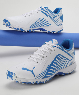PUMA 22 FH Rubber Cricket Shoes For Men(White , 6)