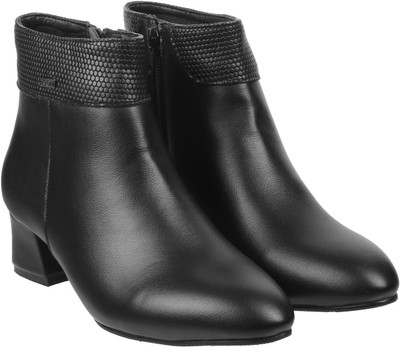 MOCHI Boots For Women(Black , 4)