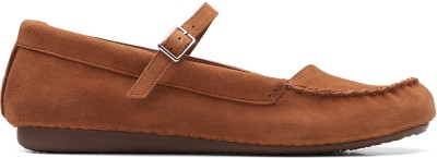 CLARKS Freckle Bar Dark Tan Suede Casuals For Women(Tan , 7)