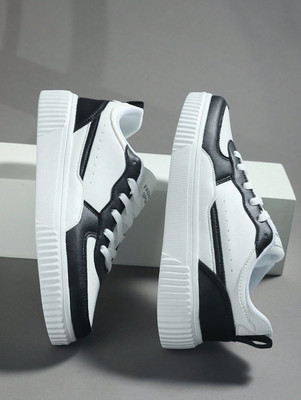 lejano Sneakers For Men(Black, White, Grey , 6)