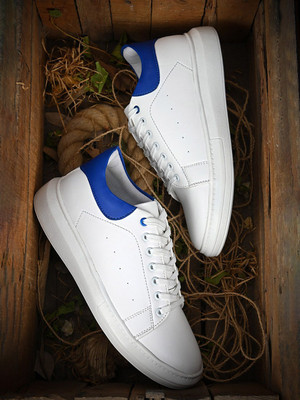 Roadster The Roadster Lifestyle Co Men White Sneakers For Men(White , 6)
