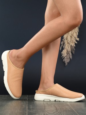 YUUKI TAYLOR Slip On Sneakers For Women(Beige)