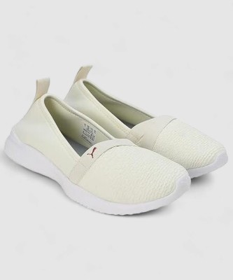 PUMA Adelina Bellies For Women(White , 5)