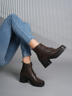 Roadster Boots For Women(Brown , 5)