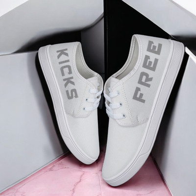 Free Kicks FK-501FK Off White Dailywear Casuals For Men(Off White , 8)