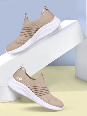 Skechers ULTRA FLEX 3.0-CLASSY CHARM Slip On Sneakers For Women(Grey , 3)