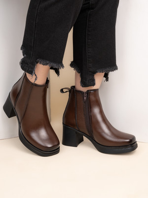 Roadster Women Brown Square toe & Block heel Chelsea Boots Boots For Women(Brown , 6)