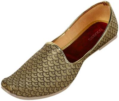 DEEUCO Men s Golden Sherwani Jutti Mojari Ethnic Footwear for