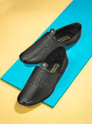 Empeno Ethnic Vogue: The Perfect Blend of Style and Tradition Mojaris For Men(Black , 10)