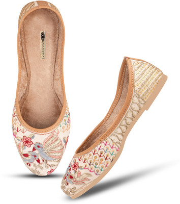 Divastri Jutis For Women(Gold , 4)