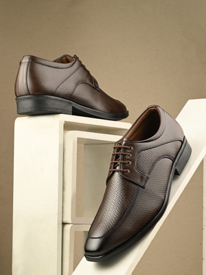 INVICTUS Men Brown leatherette Textured Lightweight Formal Lace Up Derby Shoes Derby For Men(Brown , 10)