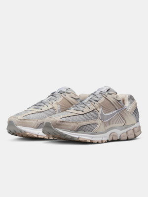 NIKE Zoom Vomero 5 Sneakers For Men(Beige , 6)