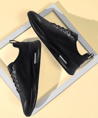 NIKE AIR MAX NUAXIS Sneakers For Men(Black , 8)