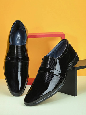 INVICTUS Slip On For Men(Black , 8)