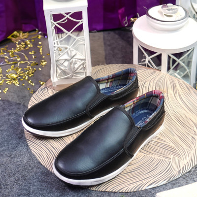 house of common For Men(Black , 6)