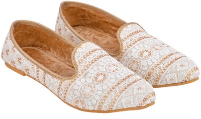 Traditional Funda Men Wedding Mojari/Sherwani/Loafer Ethnic Footwear Punjabi Jutti Loafers For Men(White)