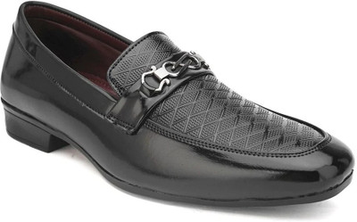 INVICTUS Slip On For Men(Black , 8)