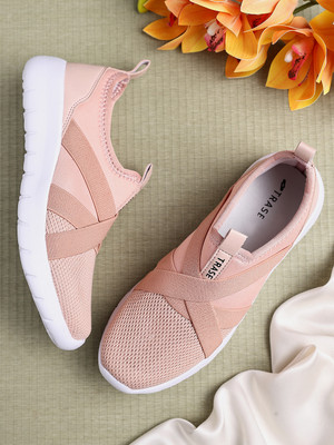 54% OFF on TRASE Dise Running Shoes For Women(Pink , 7)
