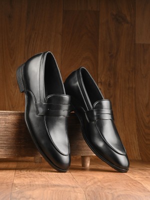 INVICTUS Invictus Men Black Faux Leather Formal Slip On Loafers Slip On For Men(Black)