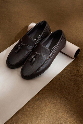 Snitch Snitch Brown Textured Loafers Loafers For Men(Brown , 7.5)