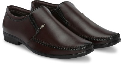 Lee Peeter Slip On For Men(Brown , 7)