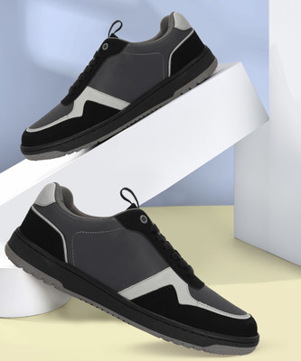 HRX by Hrithik Roshan CITY ESCAPE Sneakers For Men(Multicolor , 10)