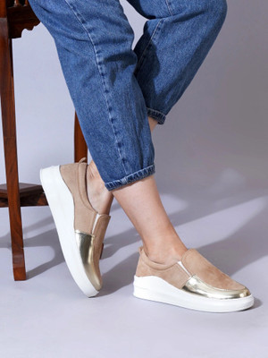 PLANET WALK Lightweight comfort extra-soft with trendy, premium stylish design Slip On Sneakers For Women(Beige , 4)