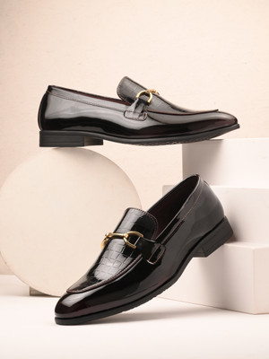 House of Pataudi Slip On For Men(Maroon , 7)