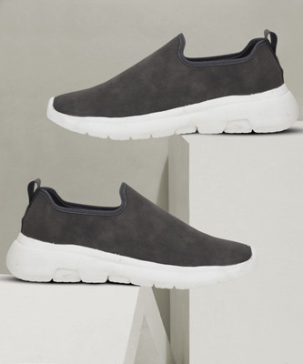 YUUKI WAXY Slip On Sneakers For Men(Grey , 8)
