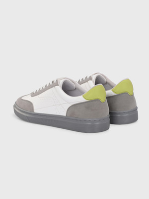 Roadster Casual Sneakers For Men(White, Grey , 9)