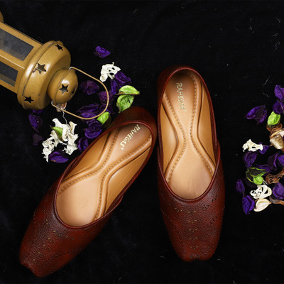 RAHEGAS Women’s Punjabi Jutti |Simple Latest Stylish Ethnic Flats for Bellies For Women(Maroon , 7)