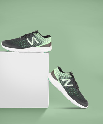 New Balance FLSH Running Shoes For Men(Black , 8)