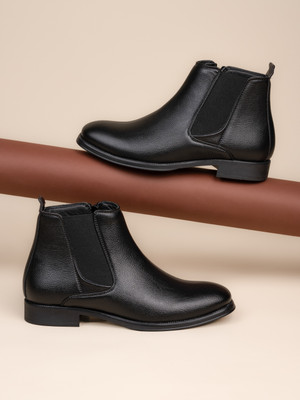 Roadster Roadster Men Black Chelsea Boots Boots For Men(Black , 7)